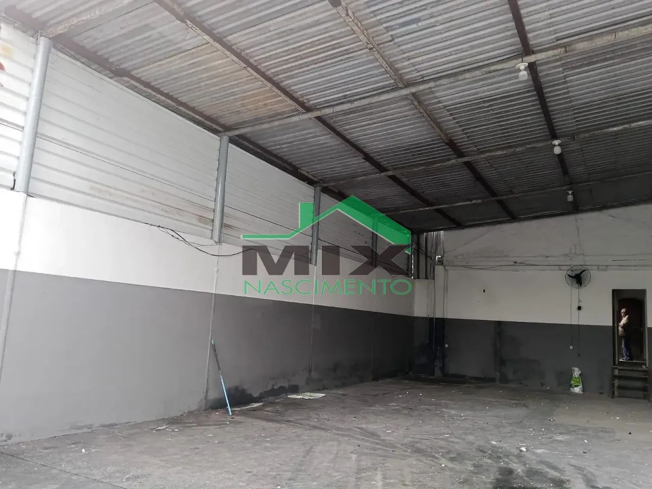 Galpão com 500m² de Área Total, Pé-Direito de 5 Metros e Zoneamento ZUP 3 - Foto 4