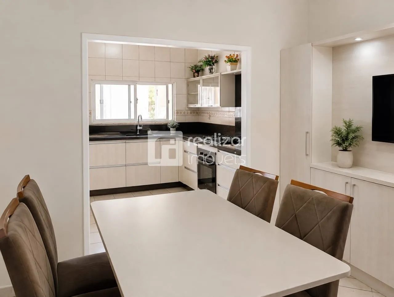 2 casas no mesmo terreno com 5 dormitórios bairro Jardim Atlântico - Foto 4