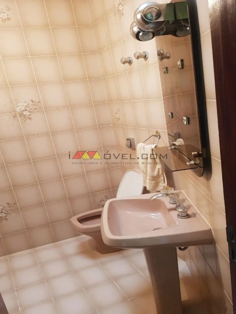 Casa 3 DORMITÓRIOS SENDO 1 SUÍTE - perto da Unimed mais de 1000mt2 de área - Foto 4