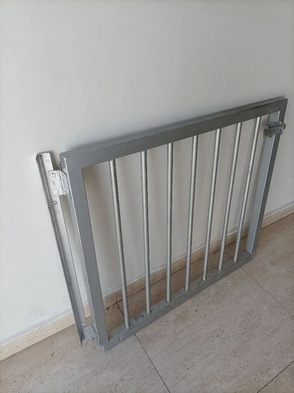 Grade de metal. Altura: 80cm. Comprimento: 90 cm. - Foto 2