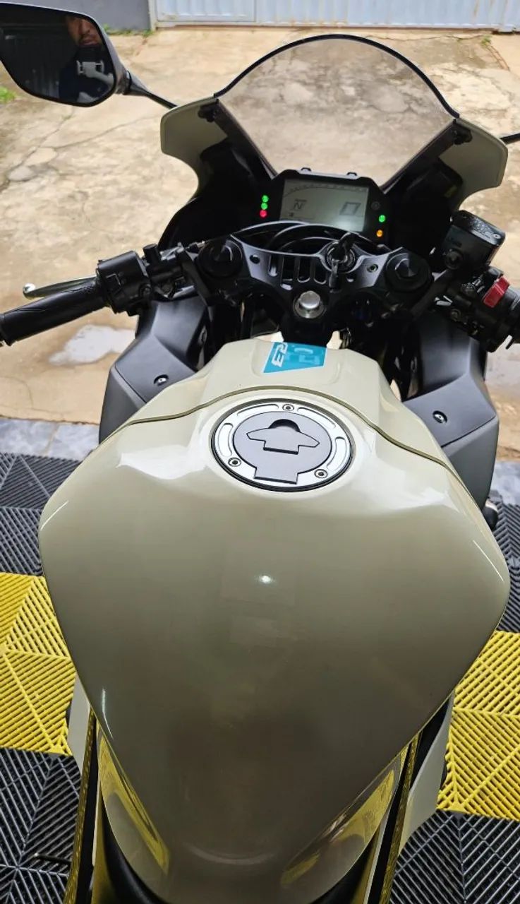 YAMAHA R3 - Foto 4