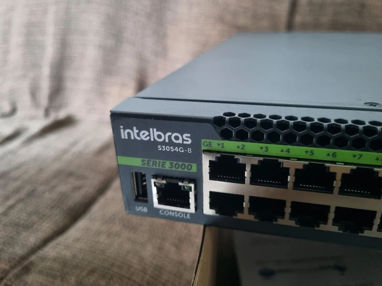 Switch Intelbras Layer 3 48 Portas 4 Portas SFP
