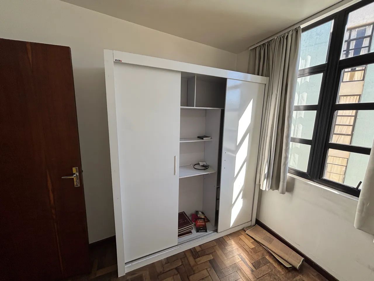GUARDA ROUPA