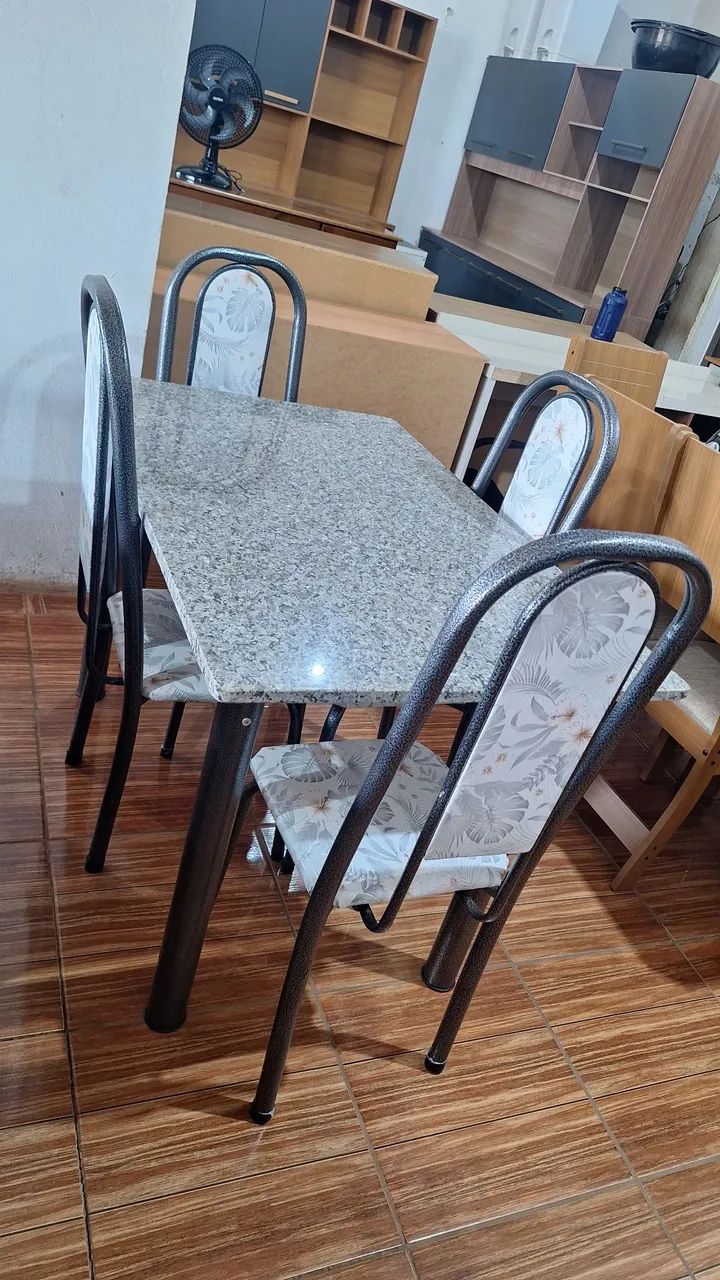 Mesa 4 cadeiras granito 