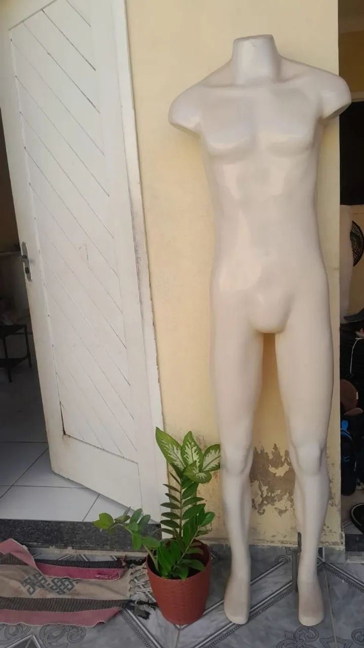 Manequins, araras e cabides - Foto 2