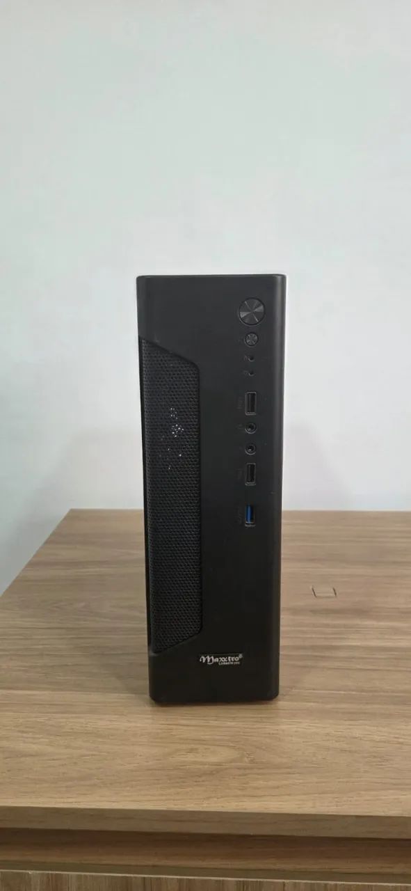 MINI CPU - Monitor, teclado e mouse
