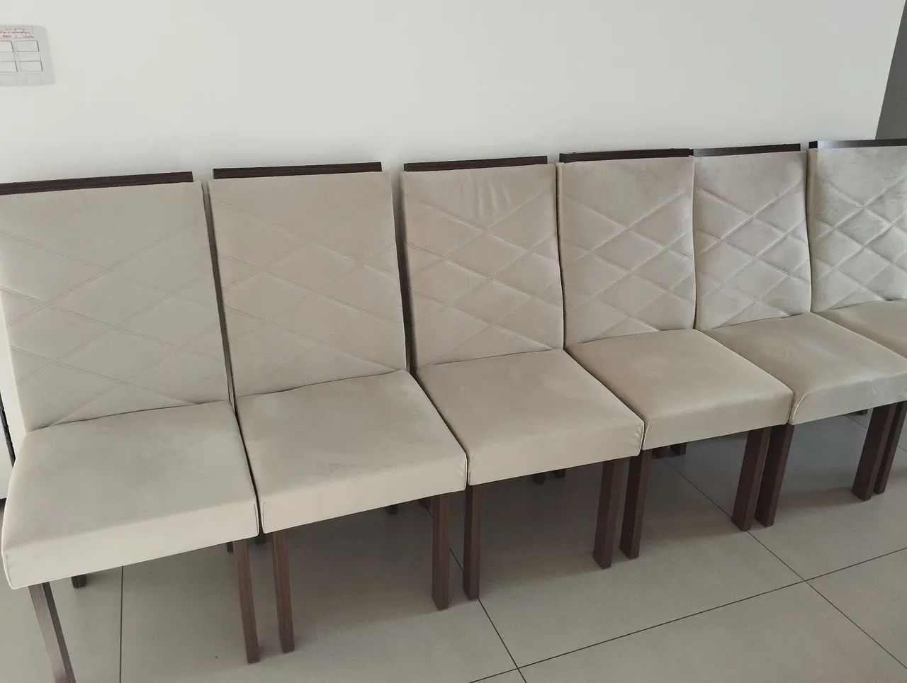 Vendo 6 cadeiras para mesa de jantar - Foto 2