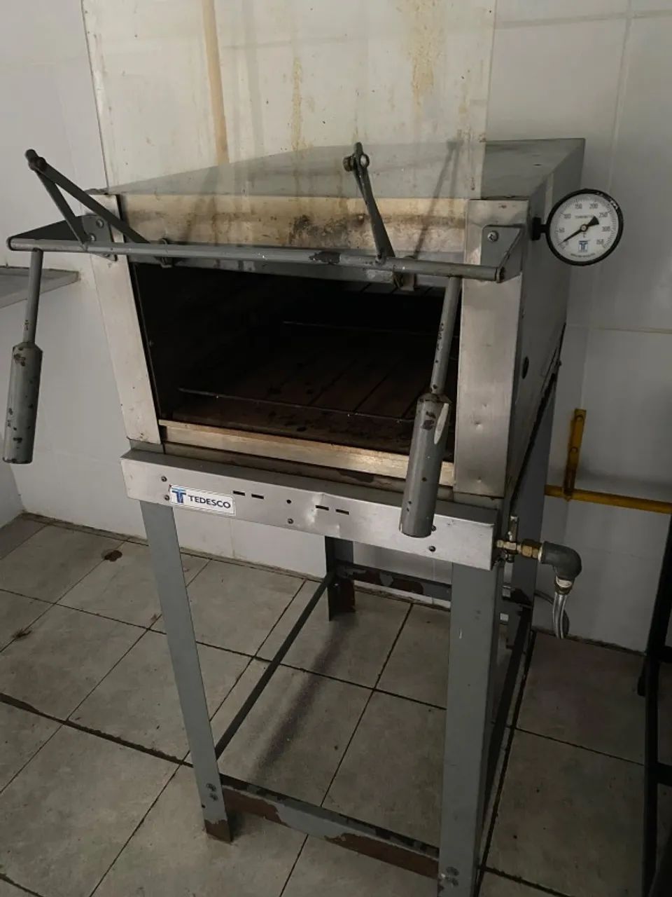 Forno com Pedra refletiva com Termômetro e cavalete