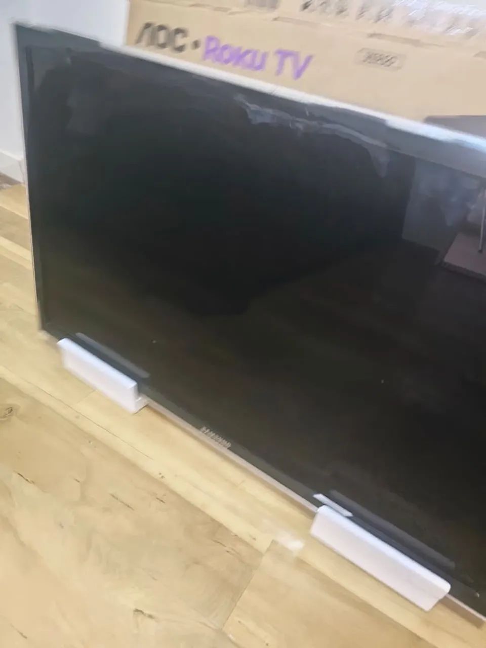 Tv Samsung 40 polegadas só essa faixa azul mas dá pra vê blz - Foto 3