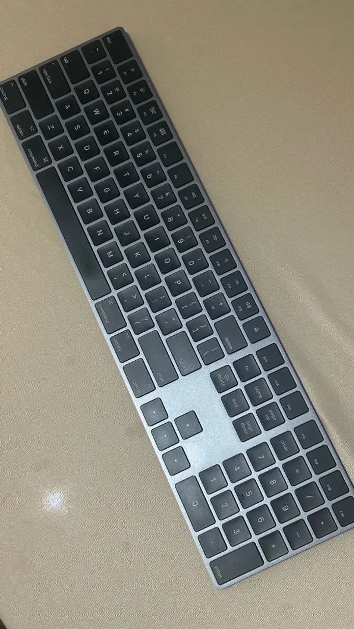 Apple Magic Keyboard com Teclado numérico - Original 