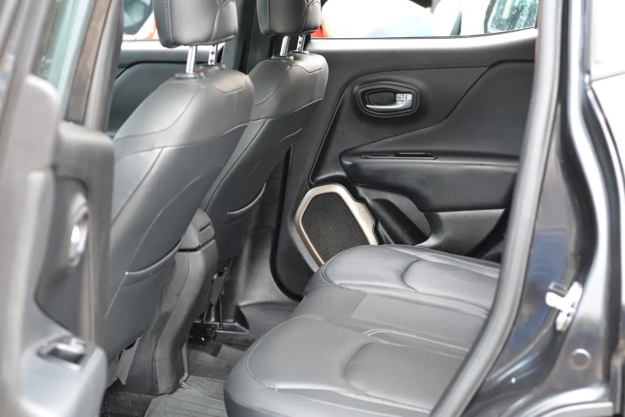 Jeep Renegade Longitude 1.8 4X2 Flex 16V Aut. 2016 - Foto 2