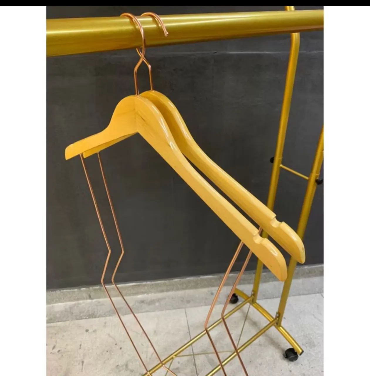 Vende-se Manequim aramado