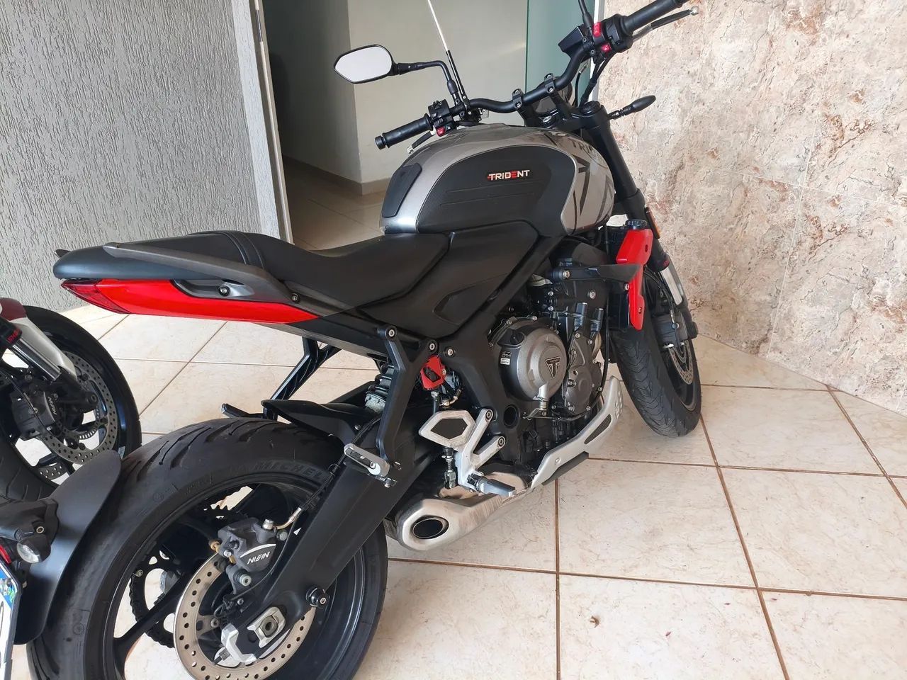 Triumph trident 660 - Foto 3