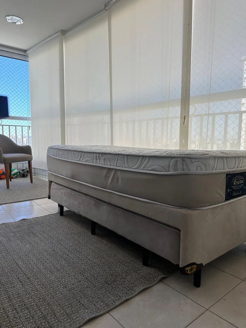 Cama Box Solteiro Kingstar com Cama Auxiliar - Ótimo Estado