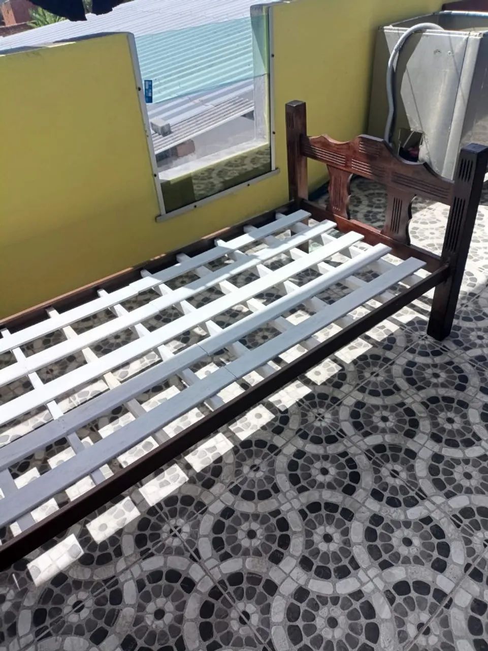 Cama solteiro em.madeira reforçada  - Foto 3