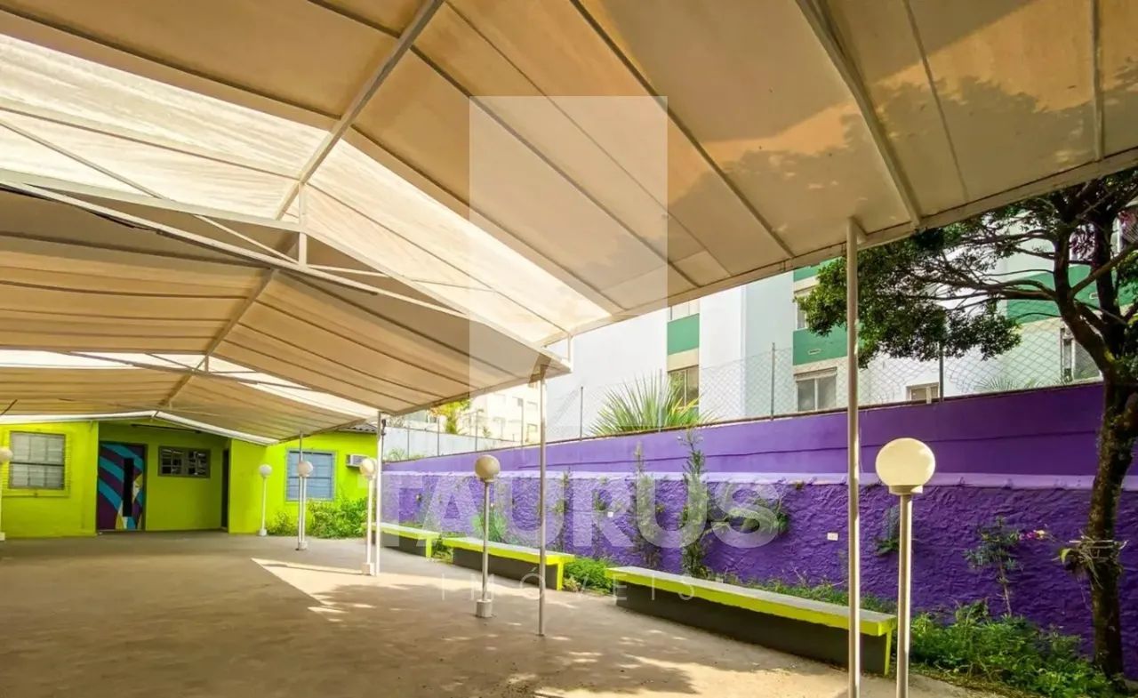 Casa Sobrado comercial para comprar ou alugar com 2 vagas, 244m², em Moema, São Paulo-SP.