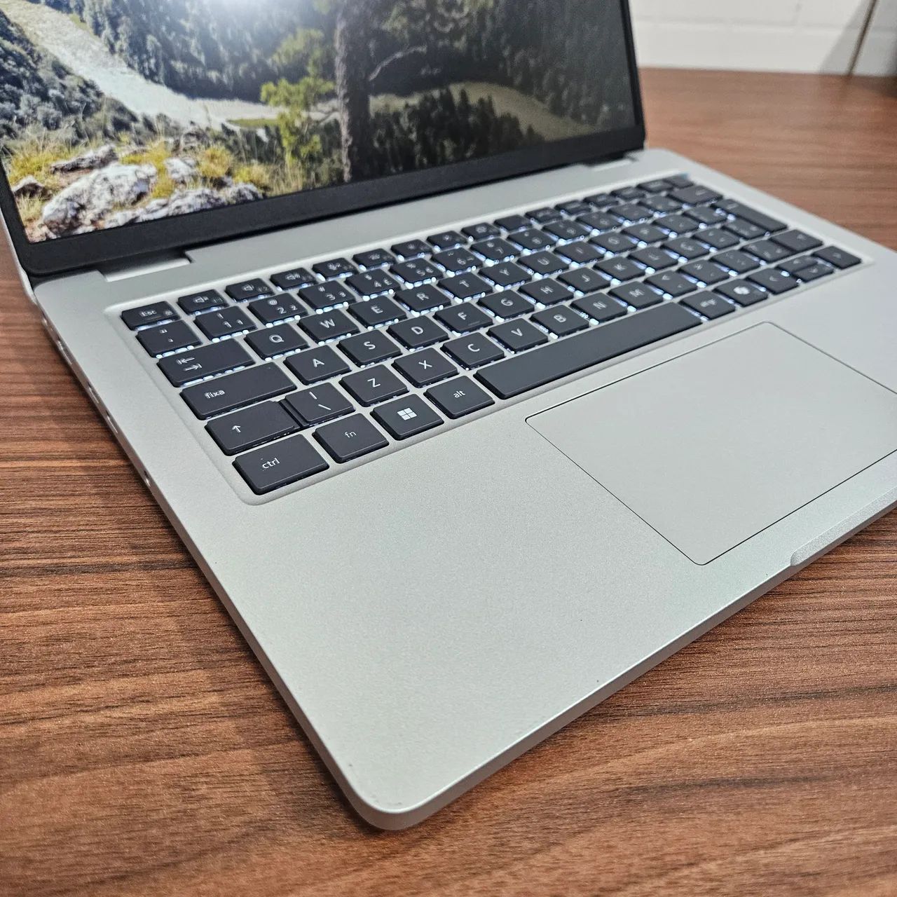 Notebook Dell Pro Intel Ultra 5 235U 16GB DDR5 512GB Tela 14 FHD