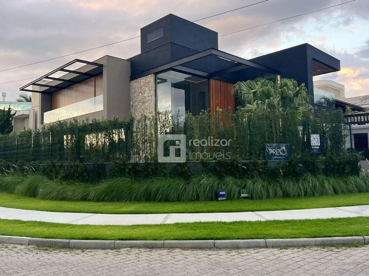 Casa Residencial à venda, Jurerê Internacional, Florianópolis - CA0964.