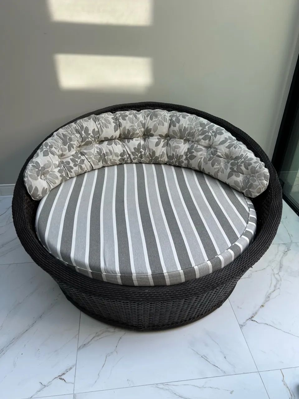 Conjunto de Namoradeira com 3 banquetas. - Foto 3
