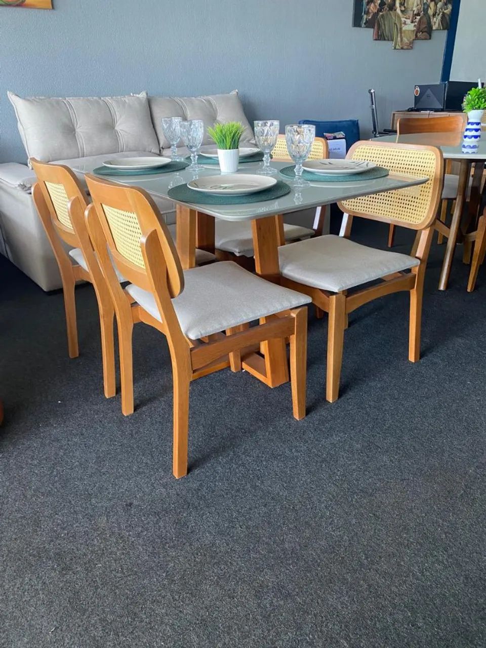 Mesa 1.20 com 4 cadeiras em madeira maciça  - Foto 2