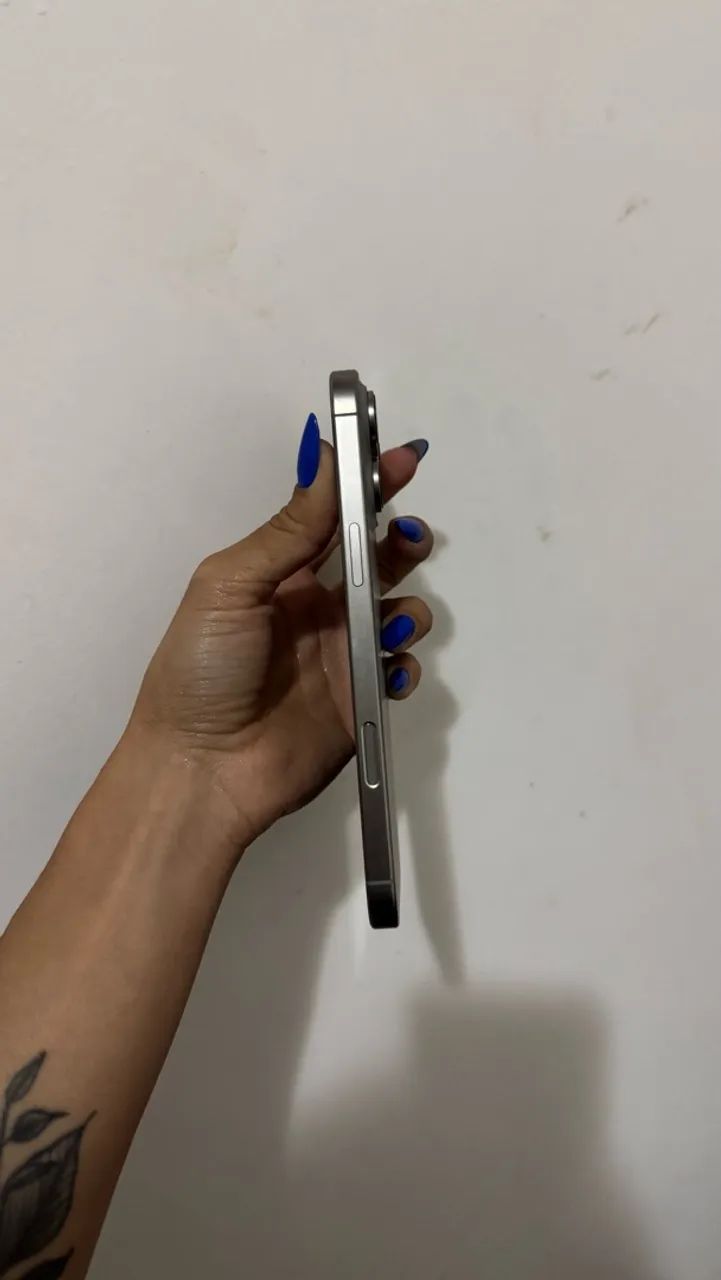 iPhone 16 pro Max 1T - Foto 3