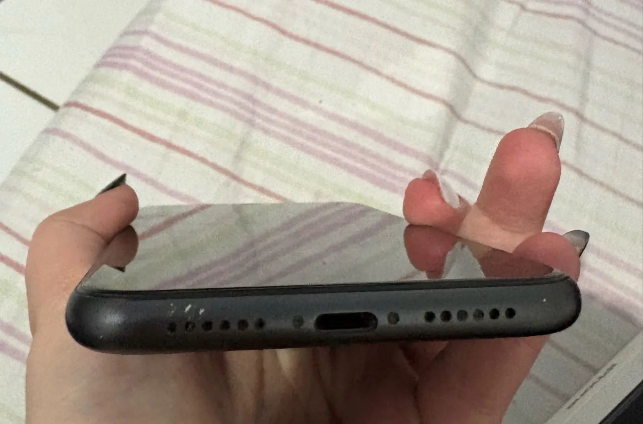 Vendo IPhone 11 - 64gb - Foto 5