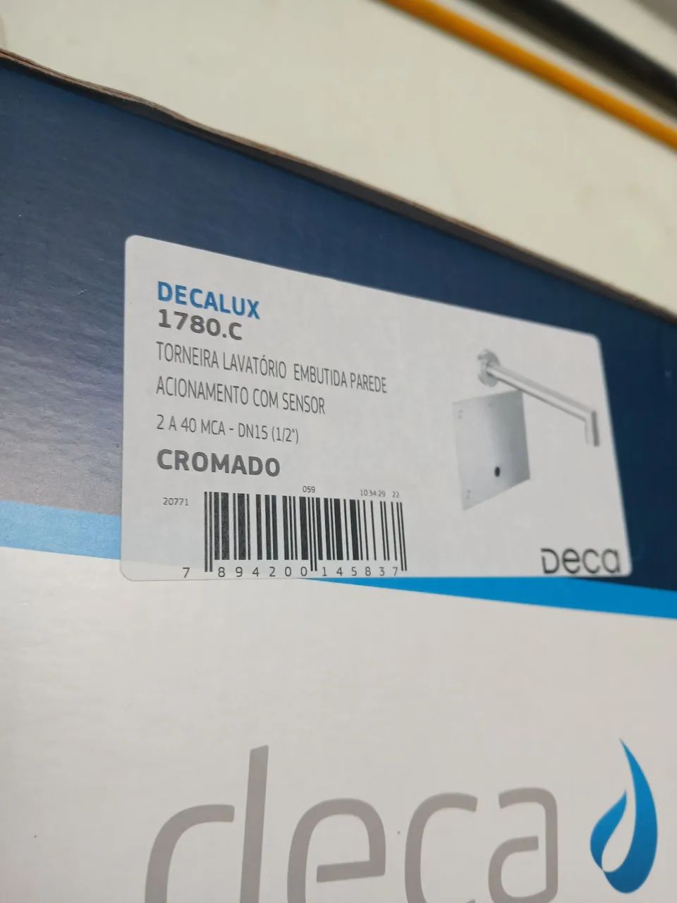 Torneira lavatório Deca embutir na parede com acionamento no sensor - Foto 2