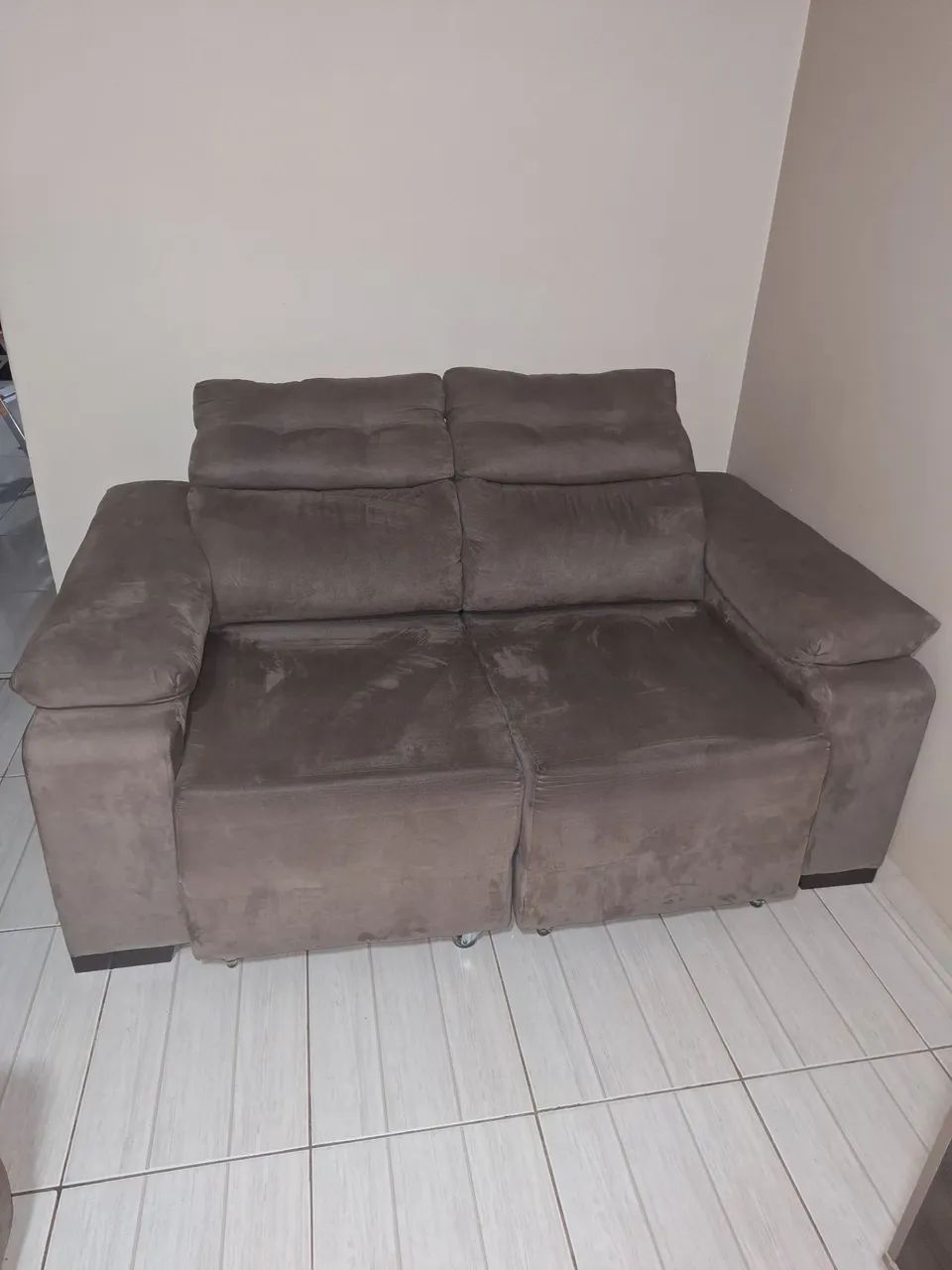 Sofá 2 lugares retrátil e reclinável
