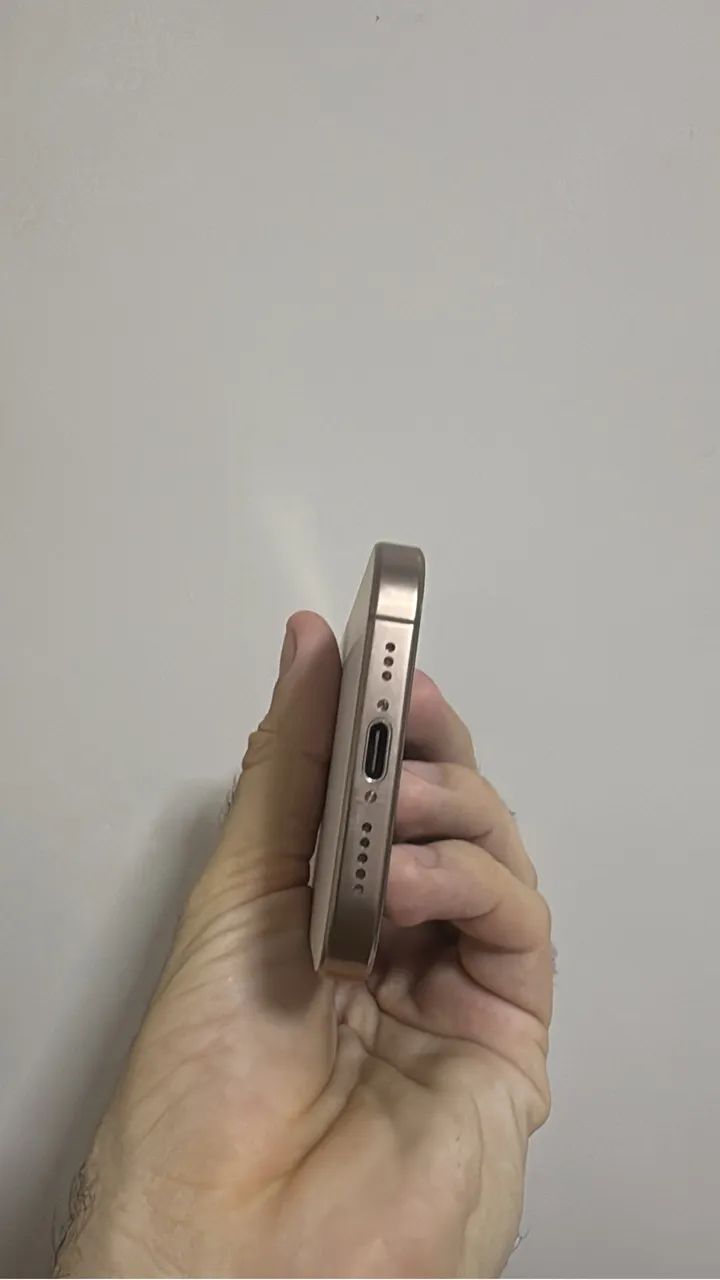 Iphone 16 pro 128 - Foto 3