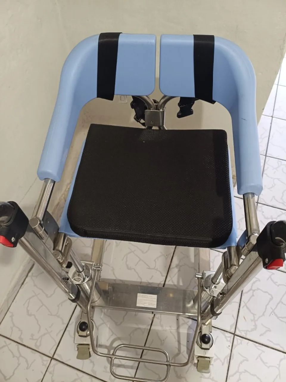 Cadeira de transferência de pacientes com dificuldade para se locomover - Foto 4