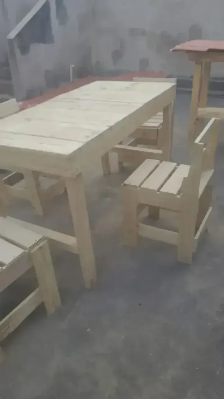 Conjunto Mesa De Madeira Maciça + 4 Cadeiras - Reforçada, lixada,parafusada e colada - Foto 2