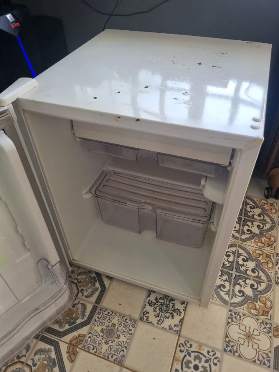 Frigobar Consul 76 Litros 220 volts - Foto 3