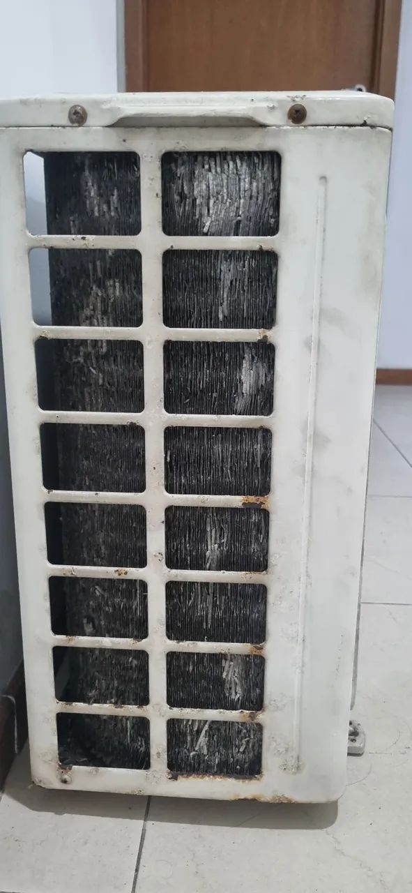 Condensadora da split Gree - 9.000 Btus - Compressor danificado  - Foto 4