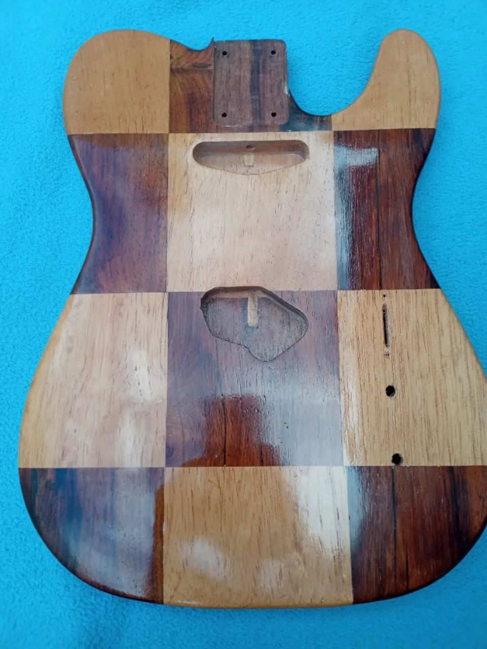 Corpo de guitarra Telecaster em Jacarandá e Cedro
