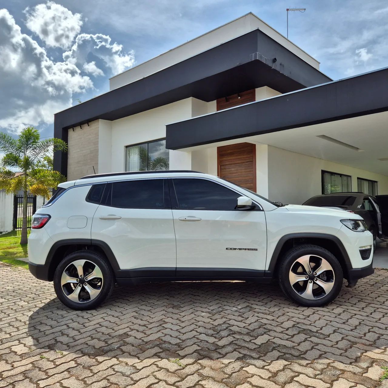 Jeep Compass Longitude 2.0 4X2 Flex 16V Aut. 2017 - Foto 4