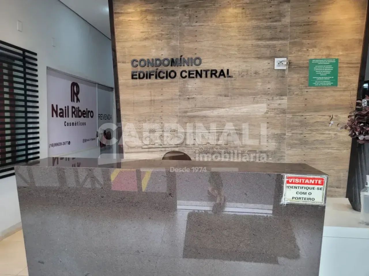 Sala comercial bem no centro da cidade, com elevador e banheiro - Foto 2