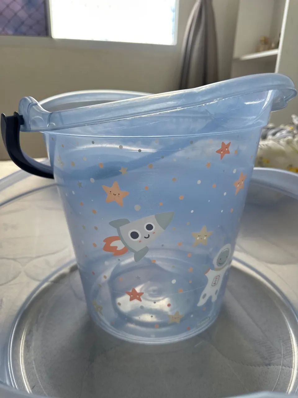 Bacia e balde de bebê 