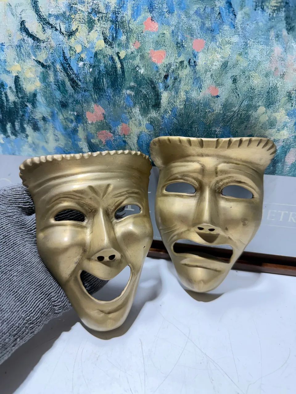 Máscaras antigas de bronze 