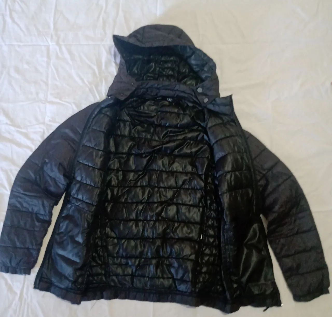 Jaqueta puffer Bershka preta com capuz p - Foto 3