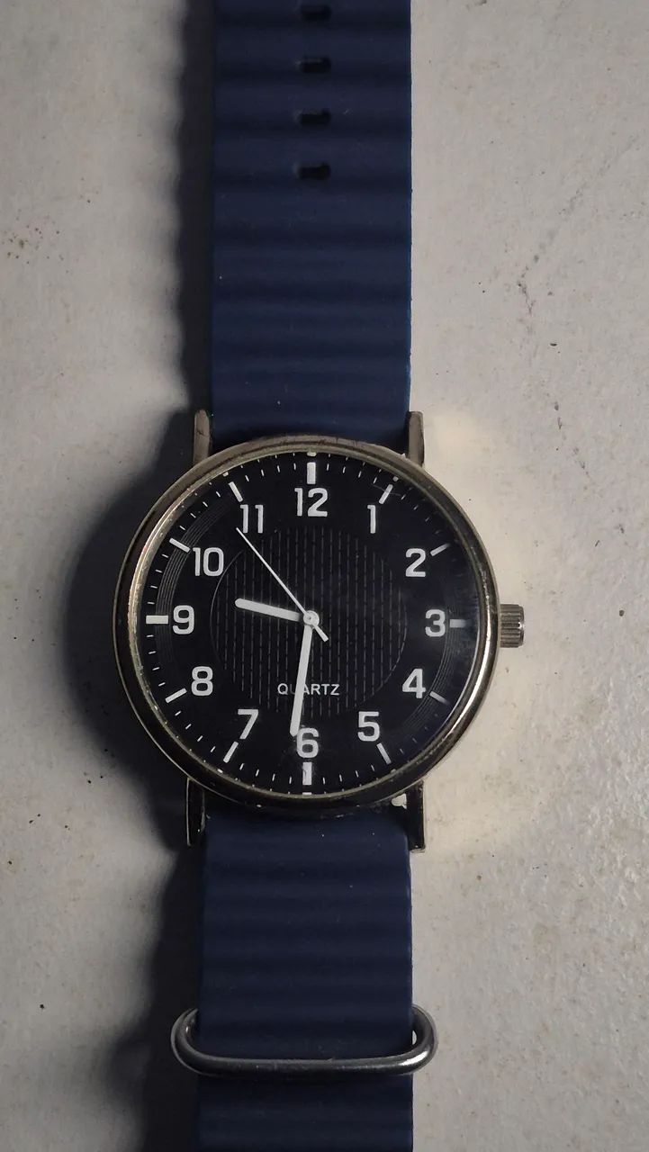 Relogio QUARTZ NOVO