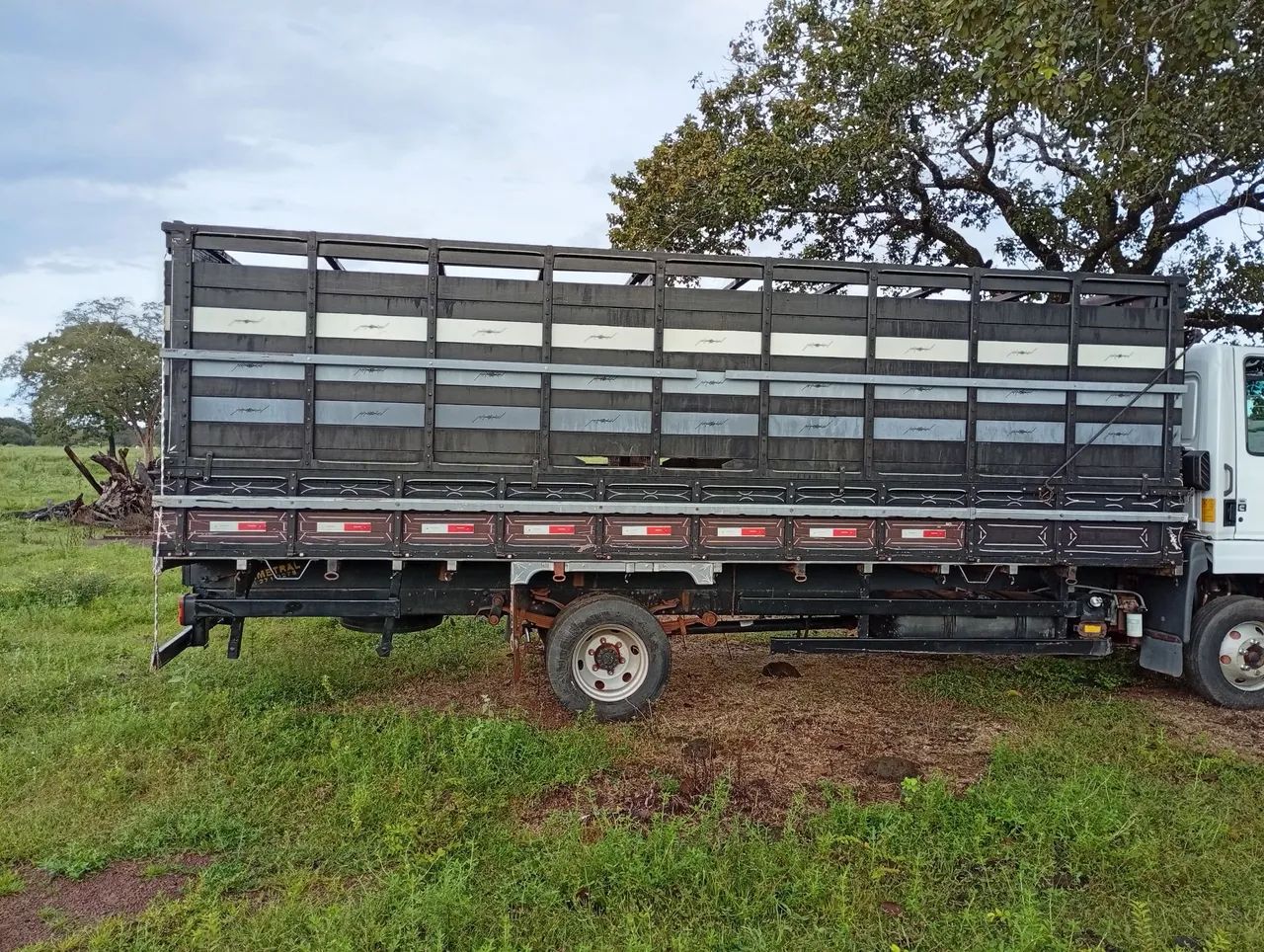 sobre grade  - Foto 3