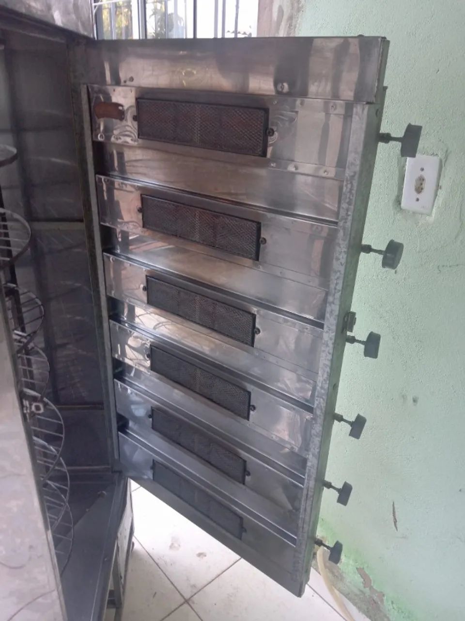 Maquina de Frango Brasgrill 8 Grelhas - Aluguel Locacao - Foto 4