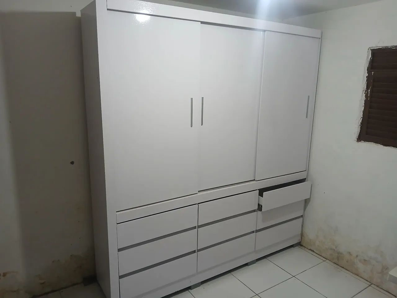 Guarda roupa casal 9 gavetas