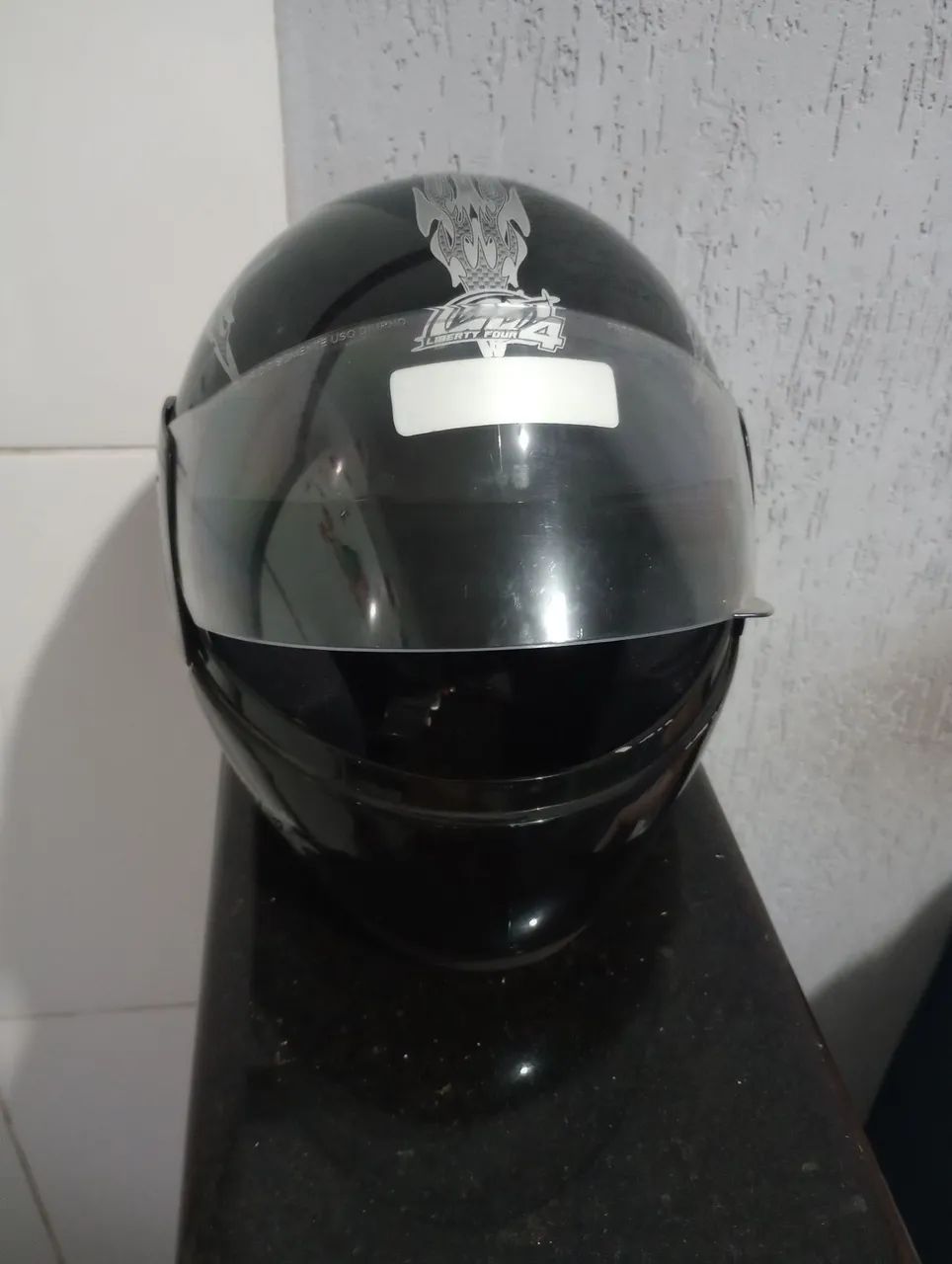 Vendo capacete semi novo 