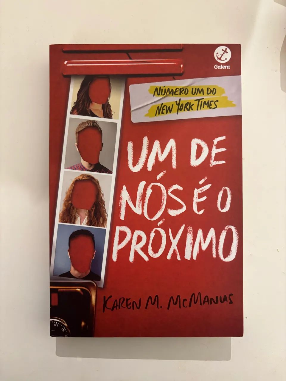 Livro Um de nós é o próximo 