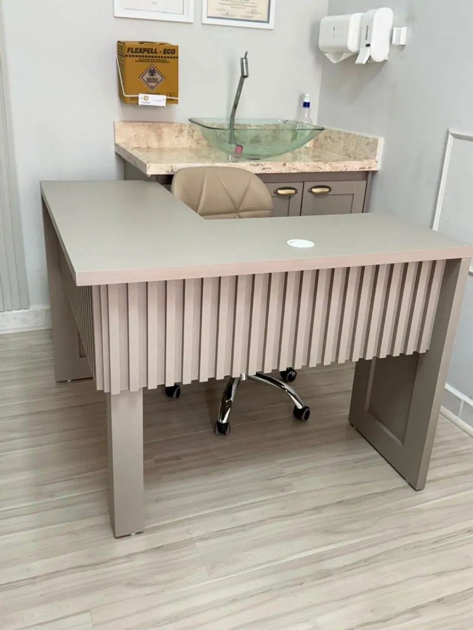 Mesa de escritório 1×1 metro