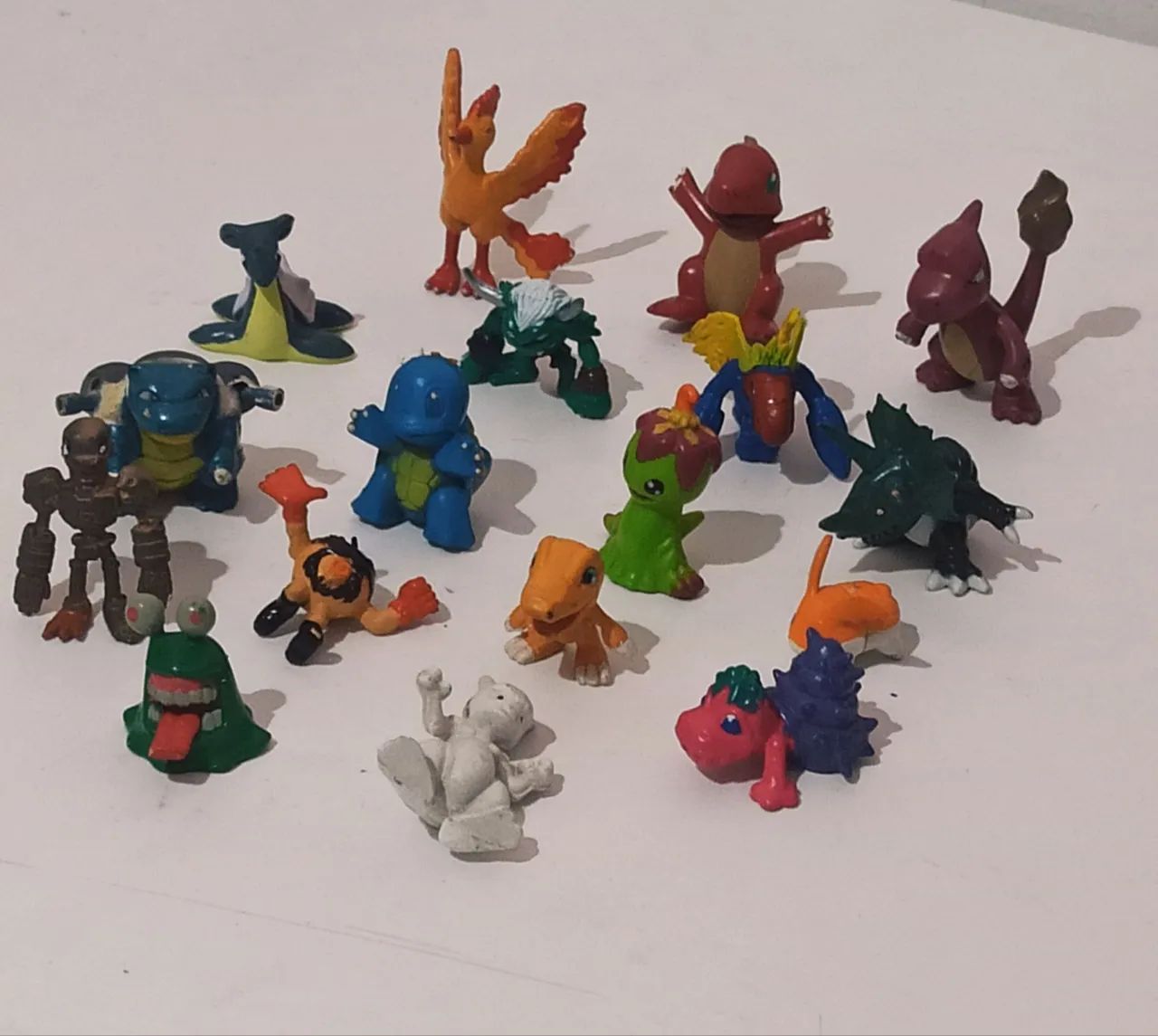 MINIATURAS POKÉMON E DIGIMON  - Foto 2