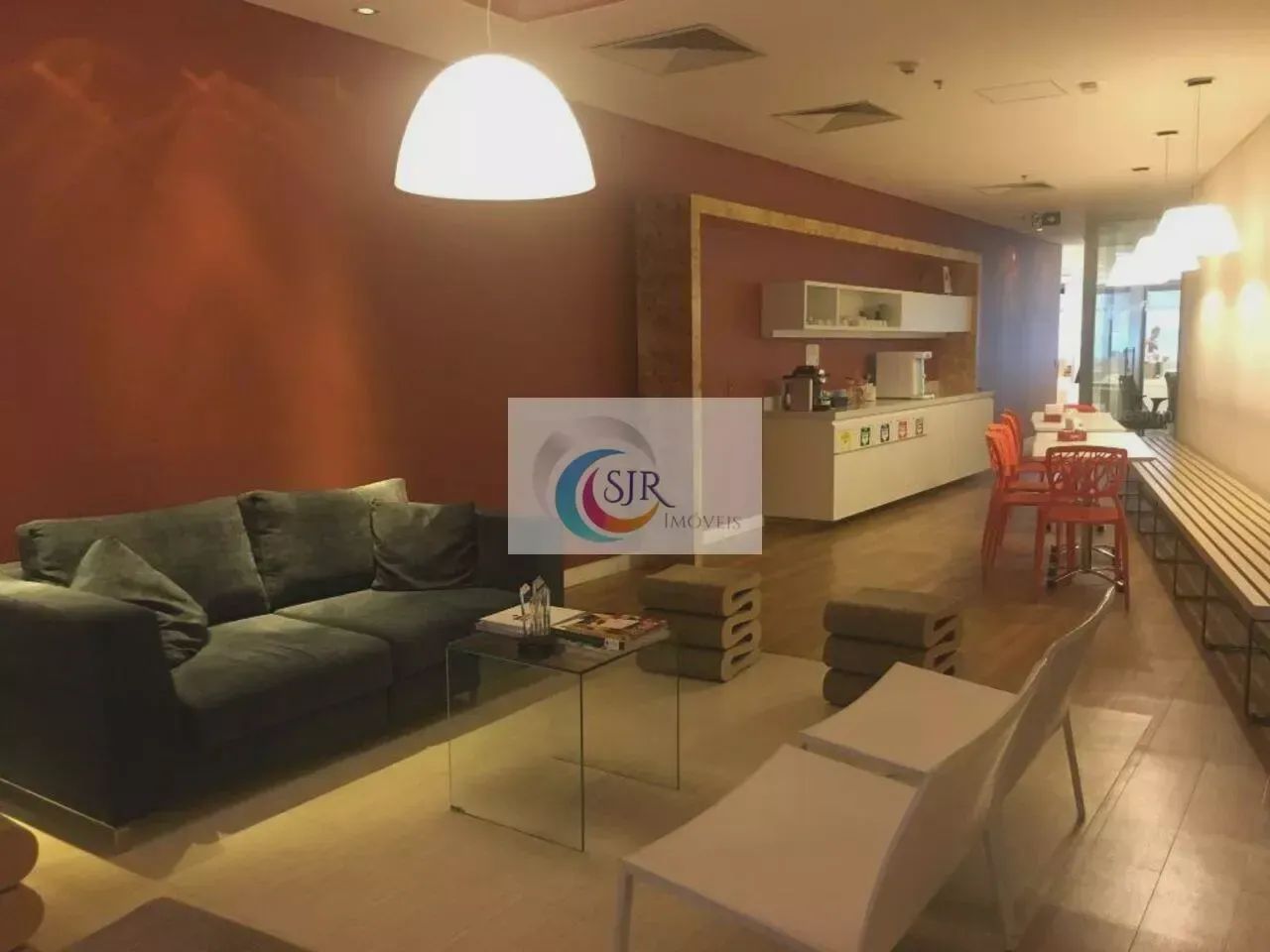 Sala comercial de 589,00m² com 15 vagas de garagem. MOBILIADO Edifício com gerador para ár - Foto 3