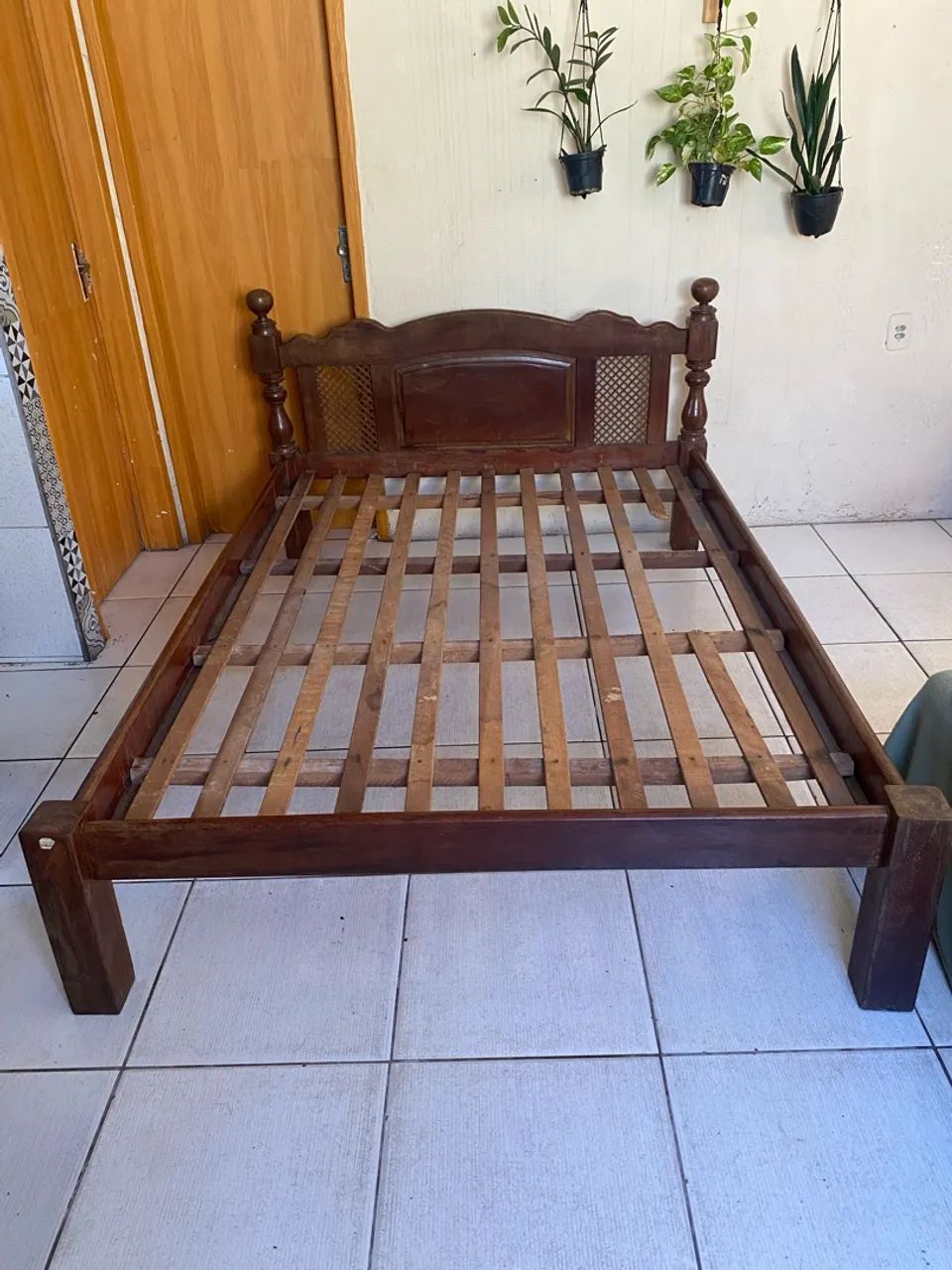 CAMA DE MADEIRA COLONIAL
