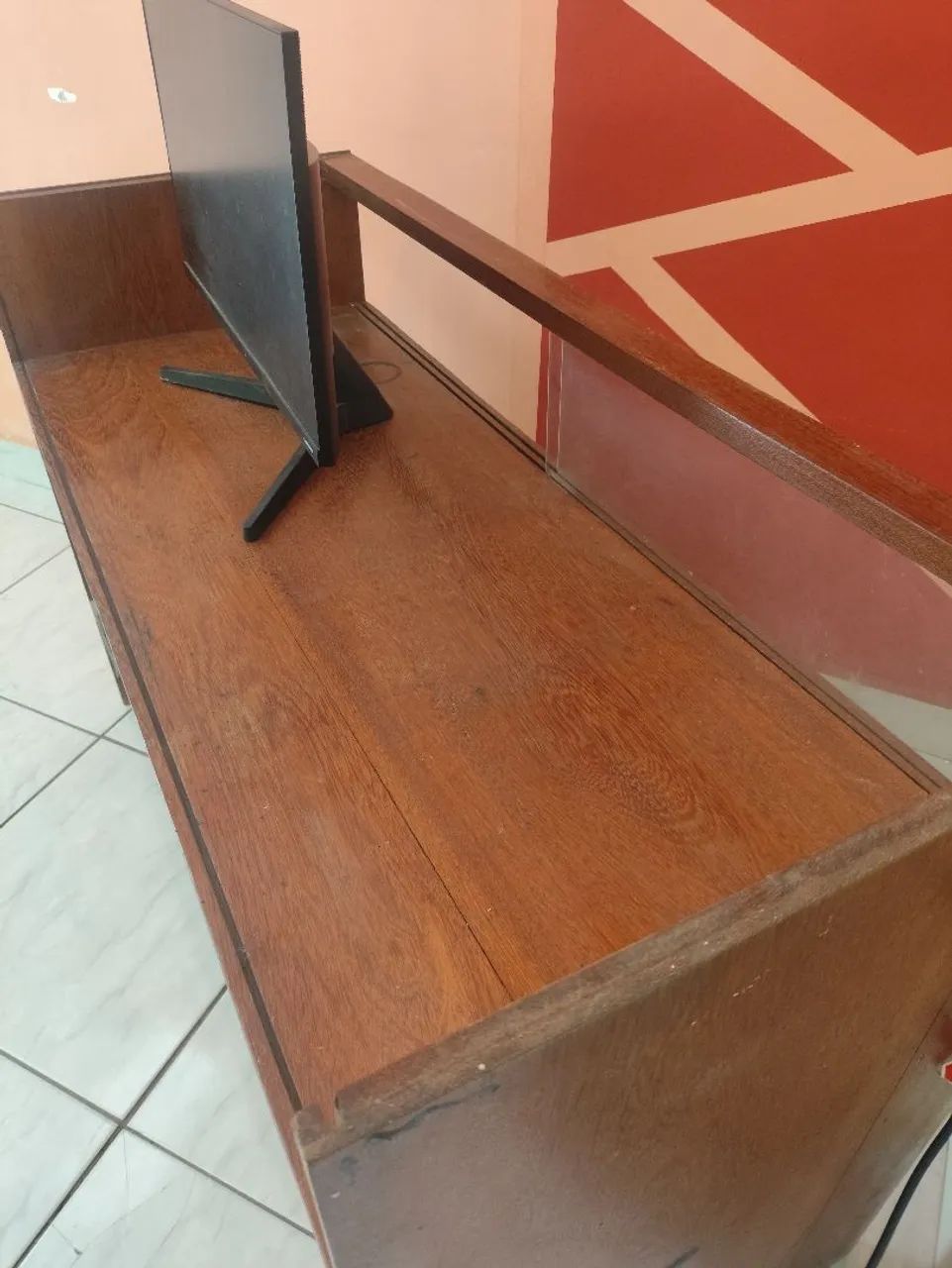 Escrivaninha de Madeira Maciça com Laterais e Vidro - Mesa para Computador - Foto 3